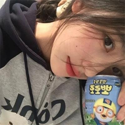 黑暗中的两个人